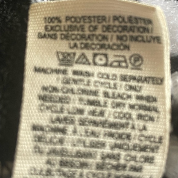 Pink Victoria’s Secret plush robe - Picture 7 of 12